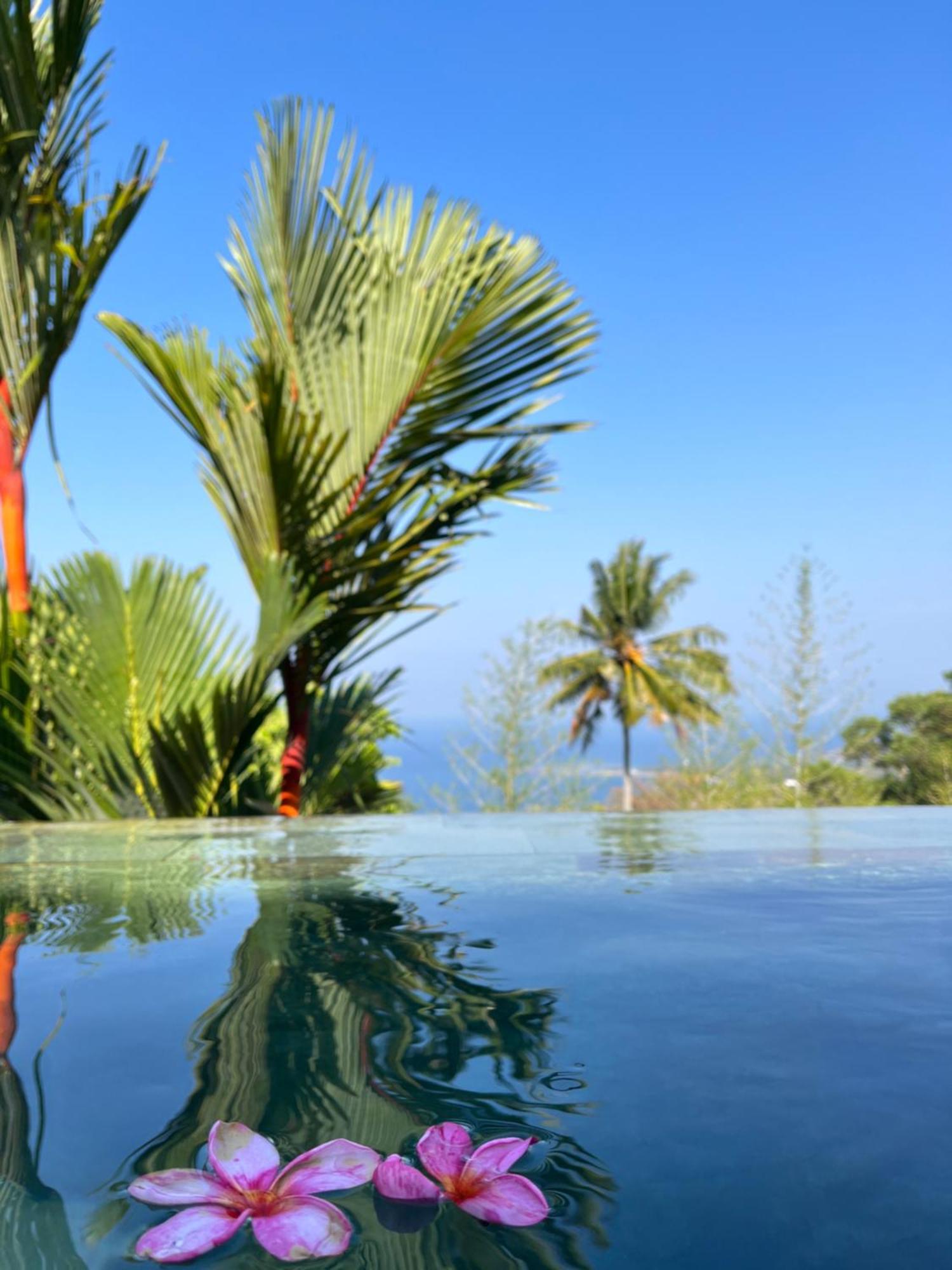 Отель The Puncak Lombok Сенггиги Экстерьер фото